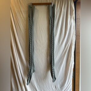 Elegant Gray Cable Knit Women's Hosiery